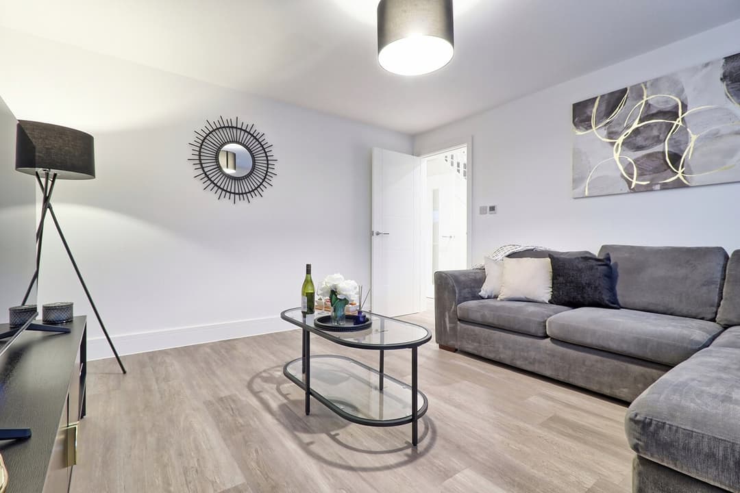 Spacious 5 Bed House | Parking | Garden  - View 23
