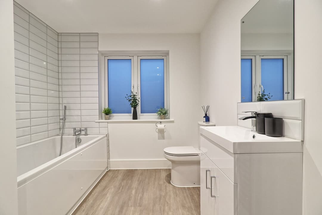 Spacious 5 Bed House | Parking | Garden  - View 33