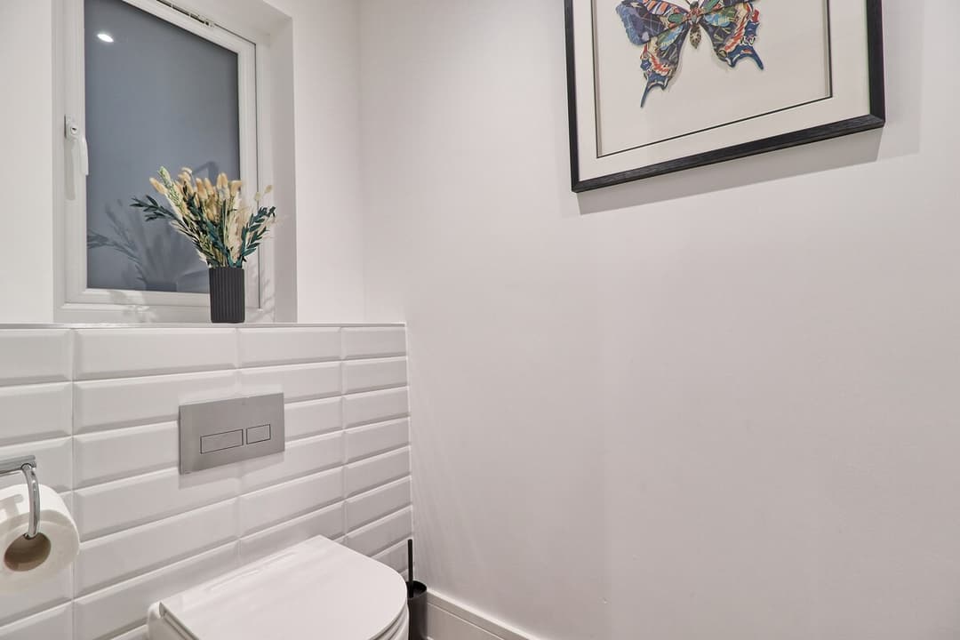 Spacious 5 Bed House | Parking | Garden  - View 36