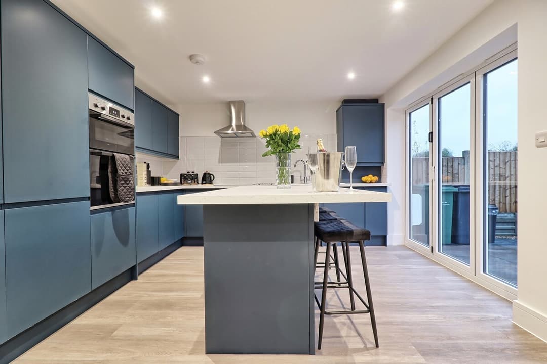 Spacious 5 Bed House | Parking | Garden  - View 43