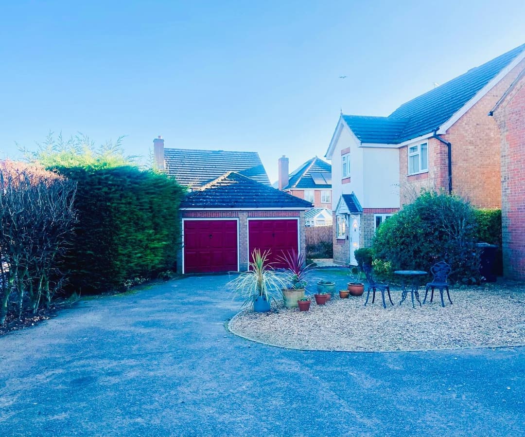 5 bed Fabulous house & FREE private parking - View 9