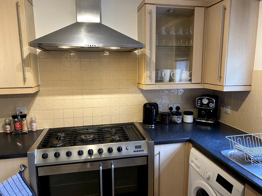 Comfortable 3-bedroom Norwich Townhouse, Garden & Parking - View 7