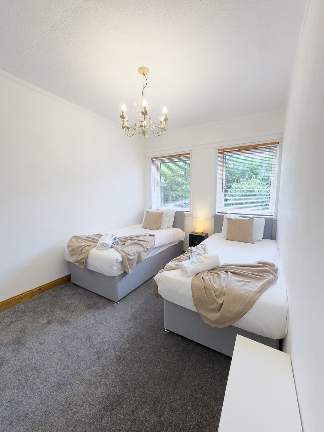 Clydebank 2 Bedroom Apartment | Parking - View 8