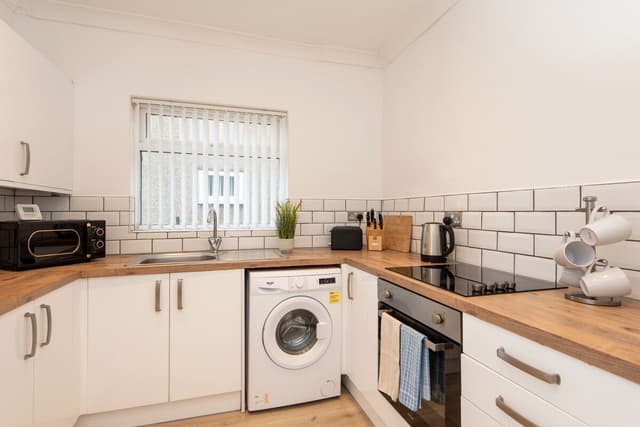 2 Bedroom House Darlington | Parking - View 4