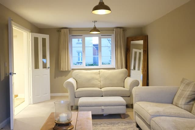 Luxury 6-bedroom Bicester Village | Bicester Golf Course - View 2