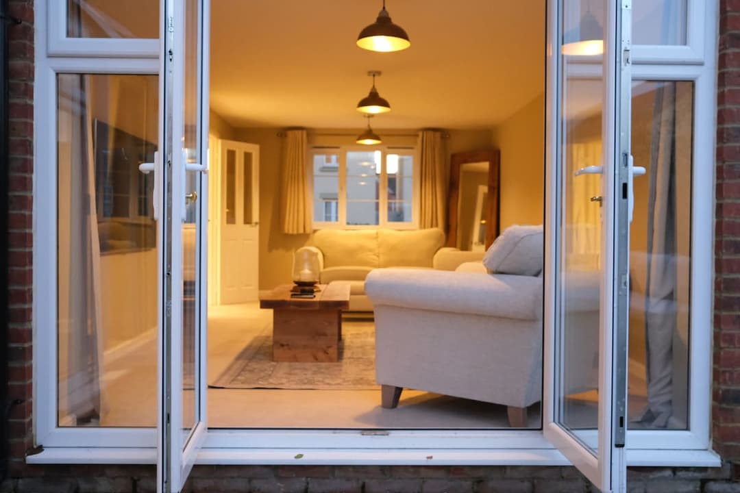 Luxury 6-bedroom Bicester Village | Bicester Golf Course - View 11
