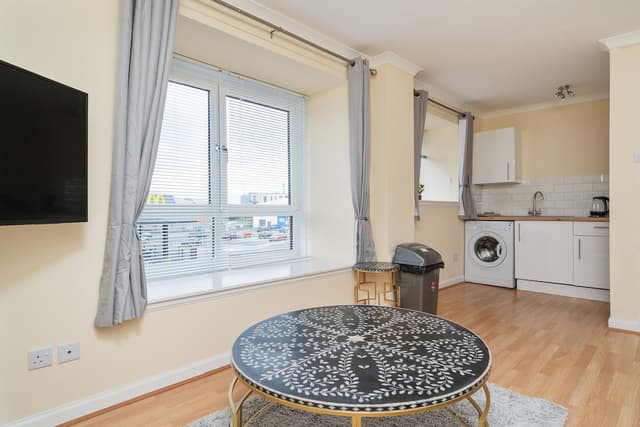 Glasgow Apartment near Hydro & SECC, Finnieston - View 3