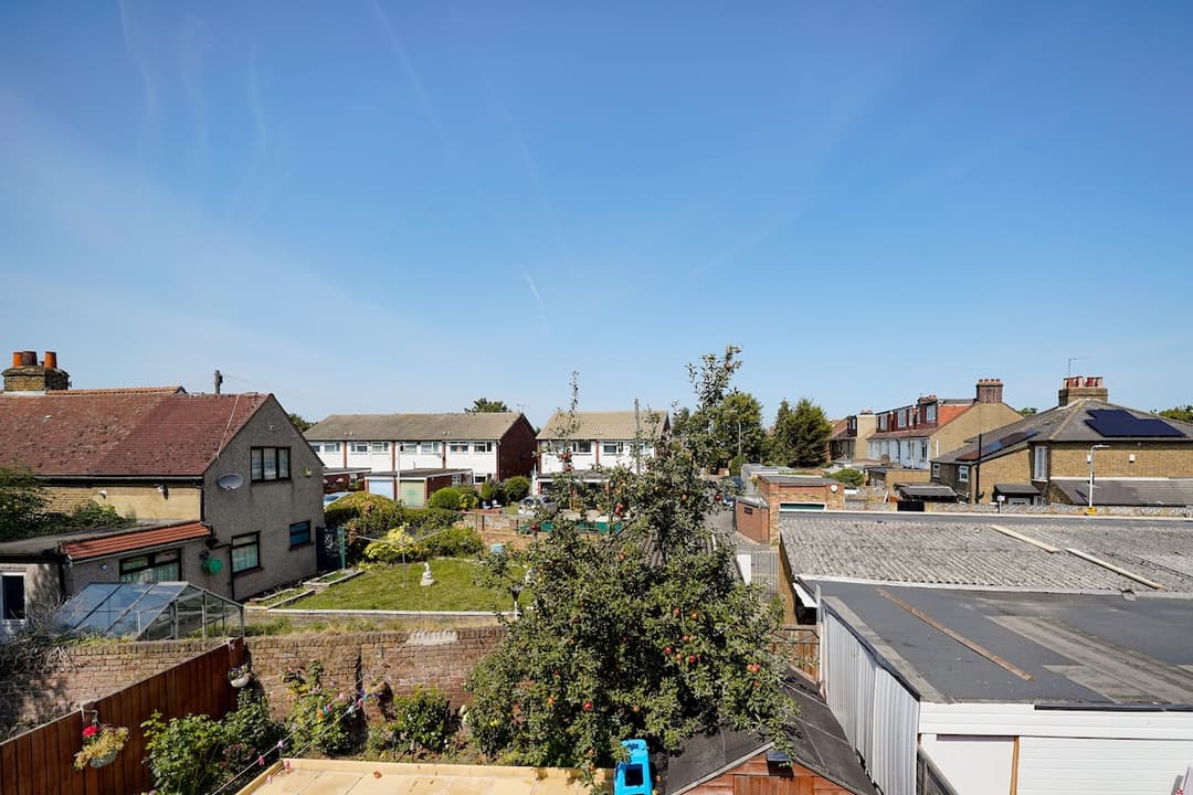 Heathrow 2 Bedroom Apartment - View 10