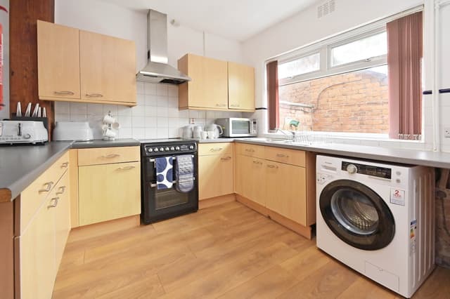 Entire 6 Bedroom 2 Bathroom Home In Cheshire East, United Kingdom  - View 3