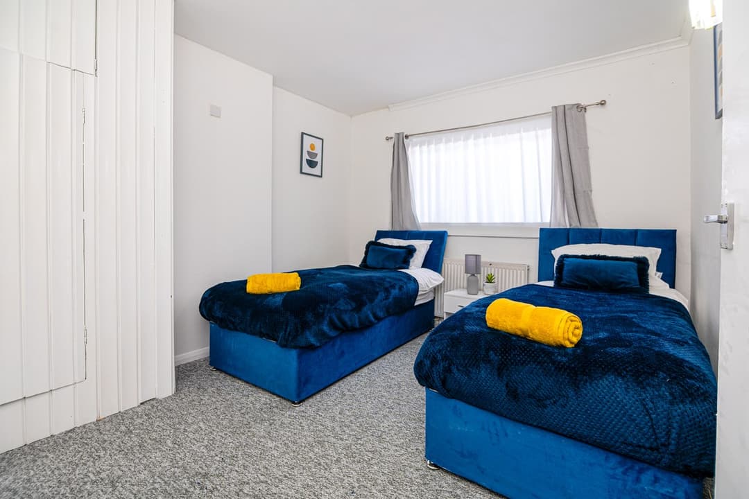 Bright & Spacious 3-Bed Abbey Wood Elizabeth Line - View 7