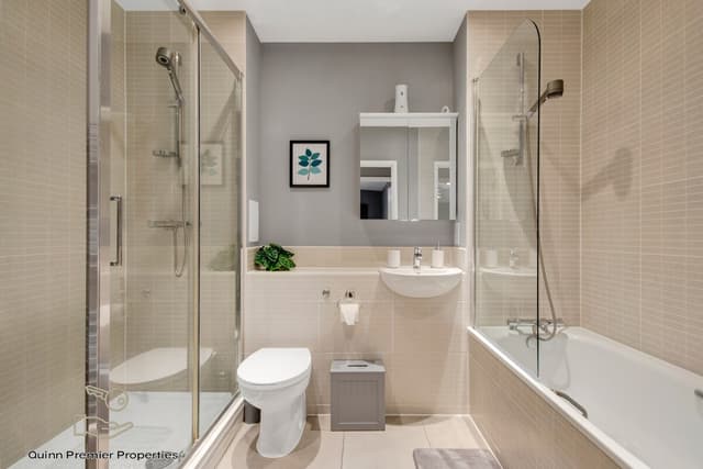Deluxe Croydon Apartment - NHS & Professionals - View 3