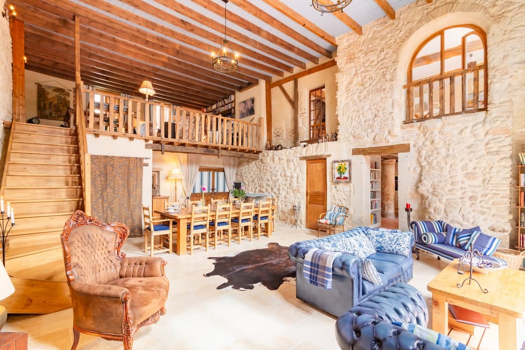 A Charming 4 Bedroom | 4 Bathroom Home | Jacuzzi - View 1