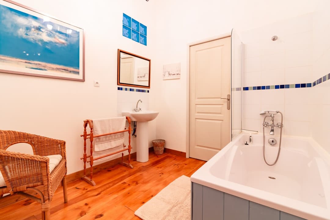 A Charming 4 Bedroom | 4 Bathroom Home | Jacuzzi - View 7