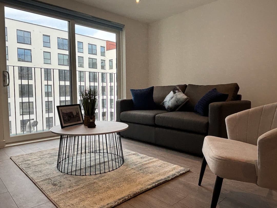 Stylish 1-Bedroom Apartment in central Birmingham - View 2