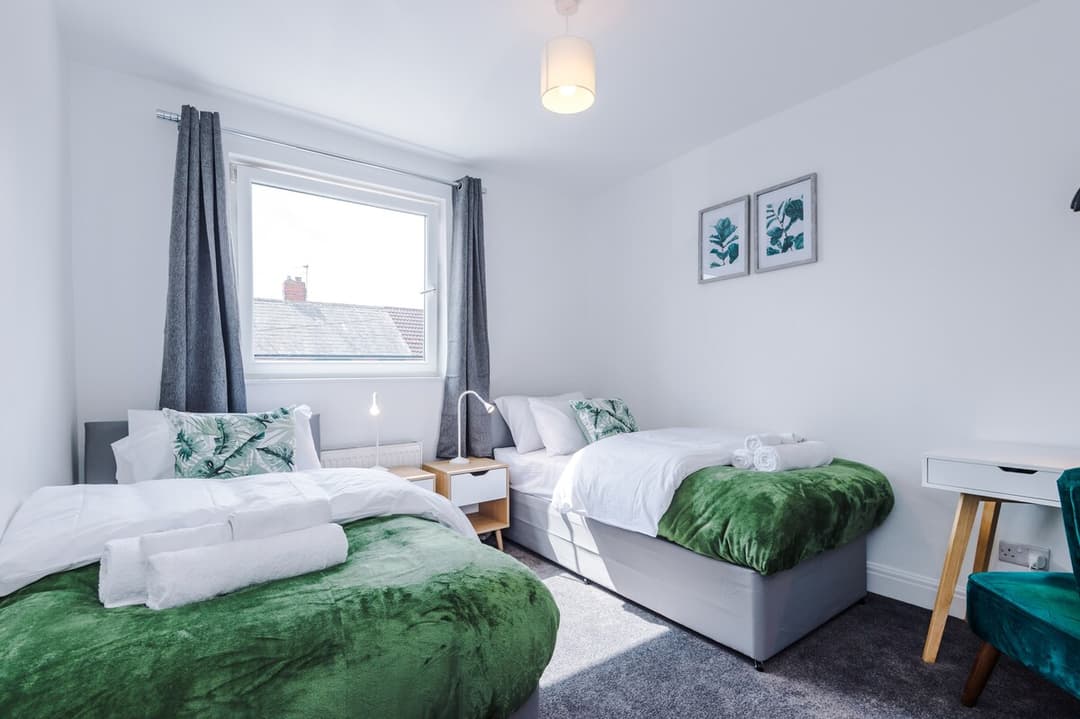 * New *3 Bedroom House Near Leeds City Centre - View 47