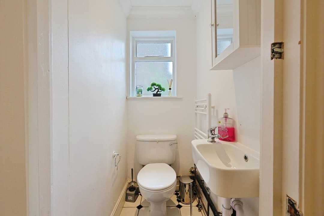 4 Bedroom Apt With Ac And Additional Sofa Bed (fulham Based) - View 11
