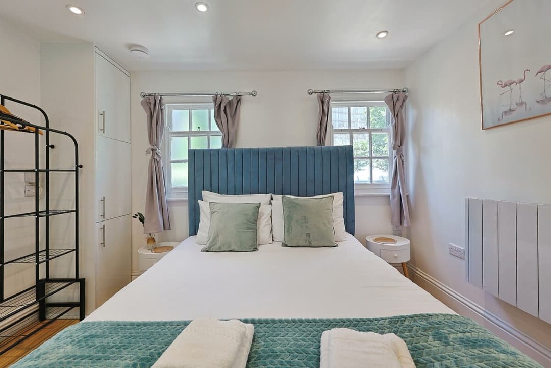 4 Bedroom Apt With Ac And Additional Sofa Bed (fulham Based) - View 12