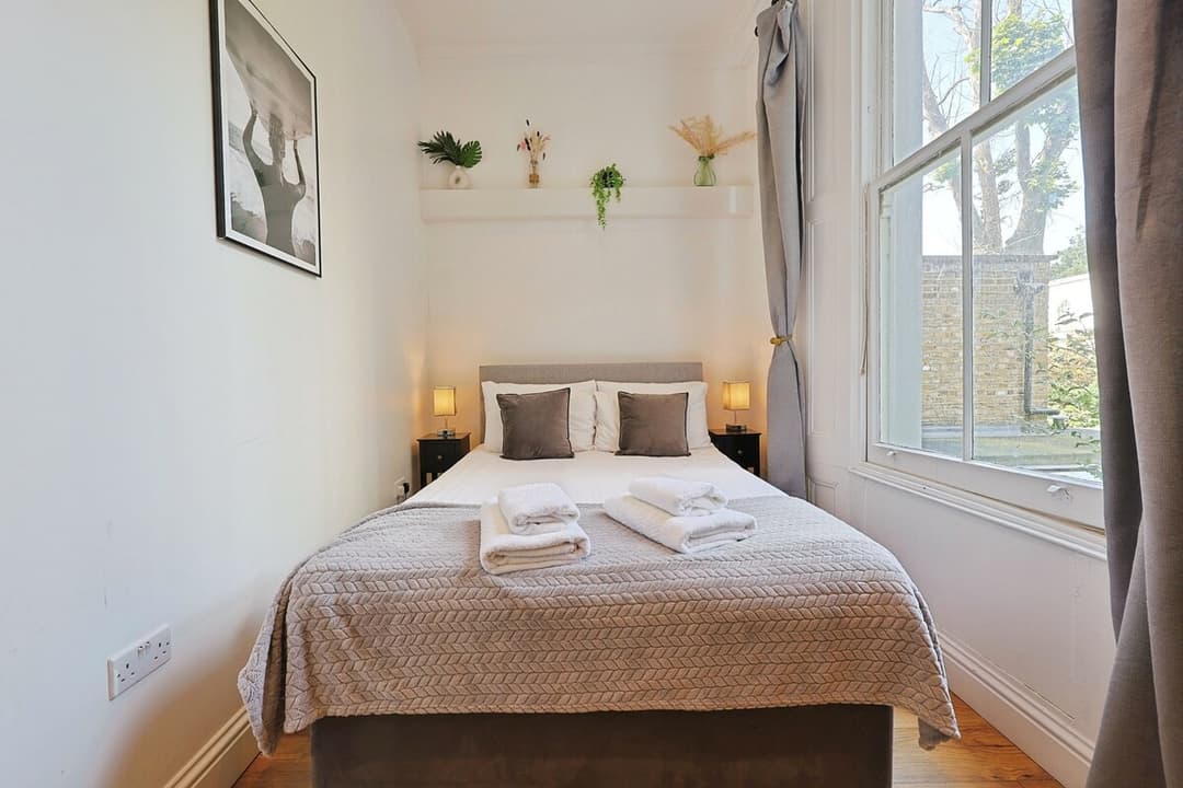 4 Bedroom Apt With Ac And Additional Sofa Bed (fulham Based) - View 17