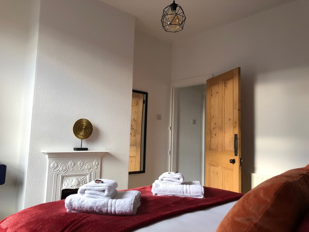 Spacious 2 Bedroom 1 Bathroom In Coventry - Sleeps 5, Super Fast Wifi, Free Parking - View 8