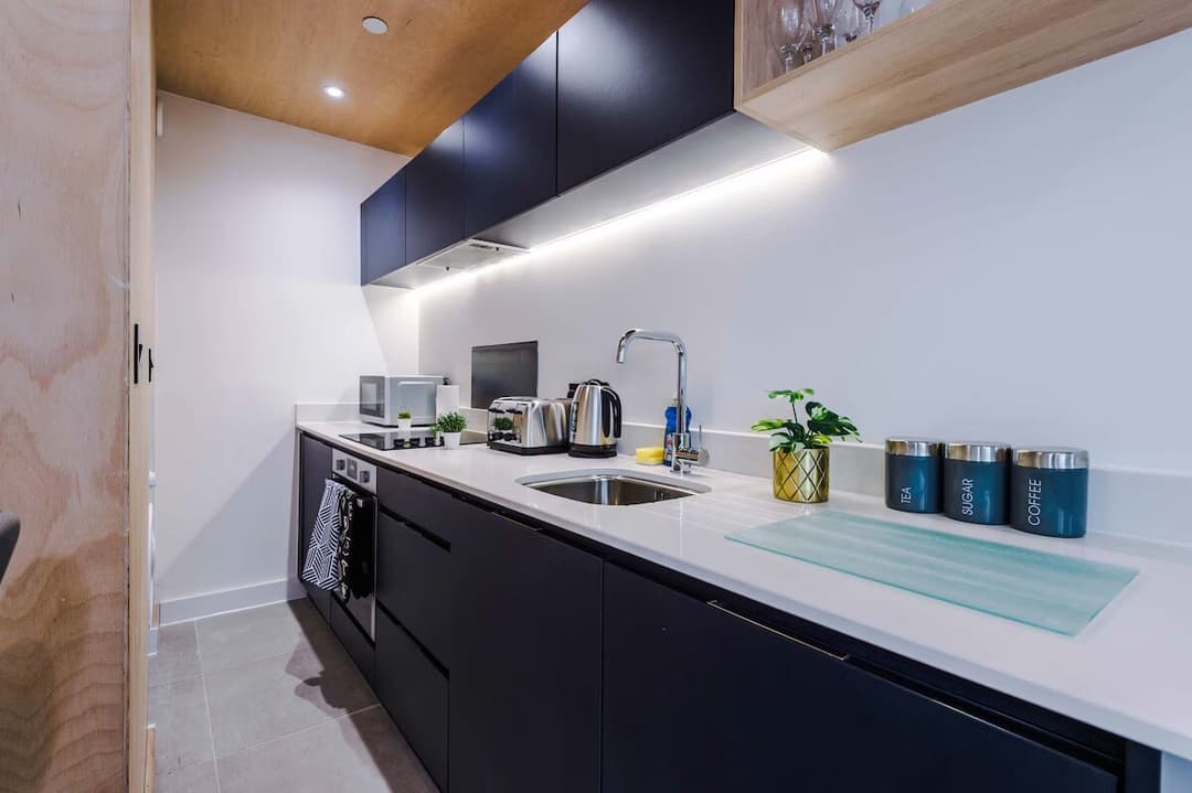 Spacious Duplex Manchester For Upto 5 People With Super Fast Wifi - View 8