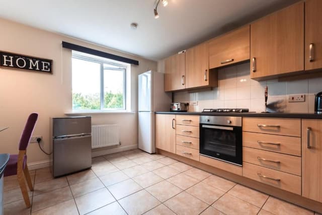 Coventry Modern 4 Bedrooms 2 Bathrooms - Sleeps Up To 7, Wifi, Parking - View 2