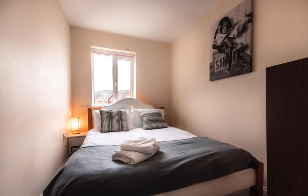 Coventry Modern 4 Bedrooms 2 Bathrooms - Sleeps Up To 7, Wifi, Parking - View 6