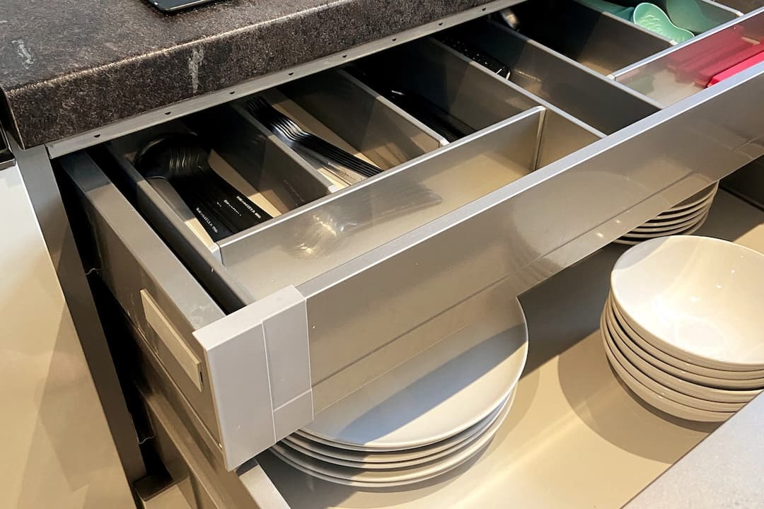 Beautifully Modern 2-Bed, Parking | Wifi | Netflix - View 8