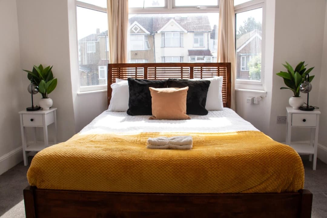 Spacious 6-bed Home Ideal For Contractors Working In London, Especially Near Wembley - View 5