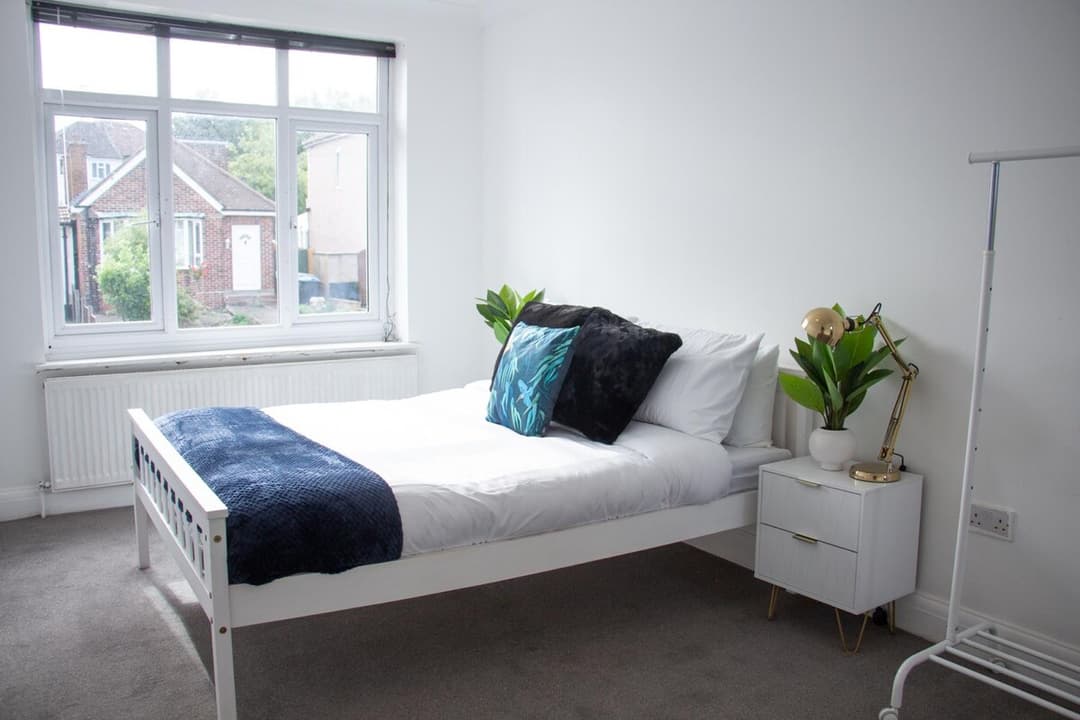 Spacious 6-bed Home Ideal For Contractors Working In London, Especially Near Wembley - View 7