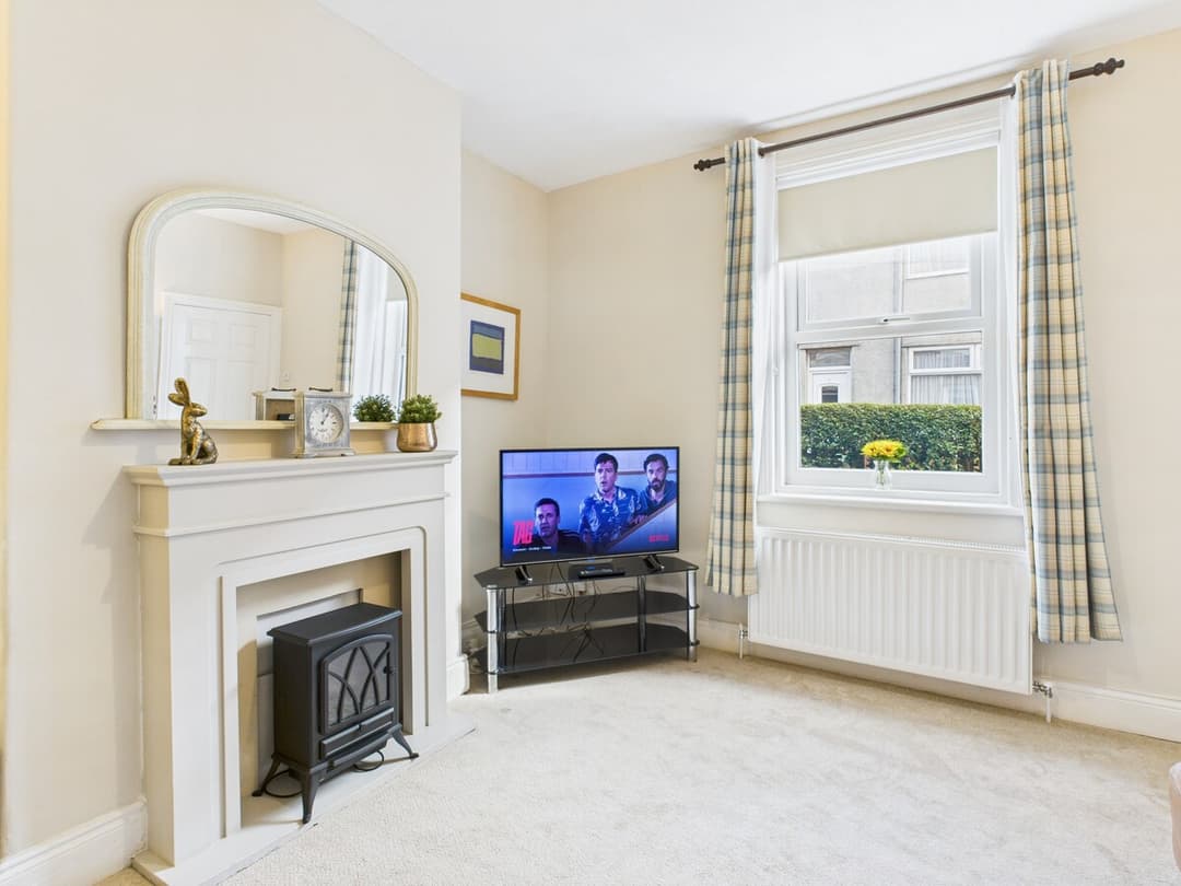 Shiremoor/ Newcastle-upon-tyne. 3 Bedroom/4 Bed House - View 2