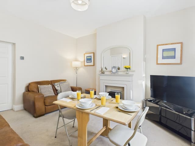 Shiremoor/ Newcastle-upon-tyne. 3 Bedroom/4 Bed House - View 3