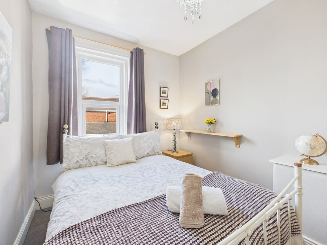 Shiremoor/ Newcastle-upon-tyne. 3 Bedroom/4 Bed House - View 8
