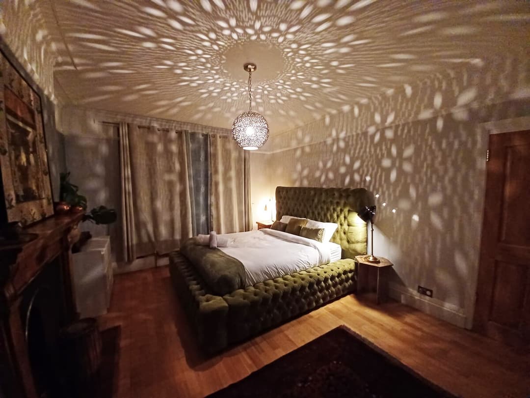 The Kingsize Suite Watford Nr Warner Bros - View 1