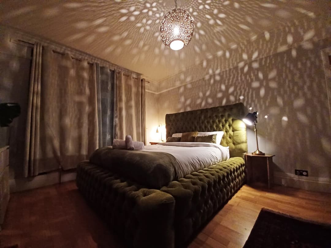 The Kingsize Suite Watford Nr Warner Bros - View 5