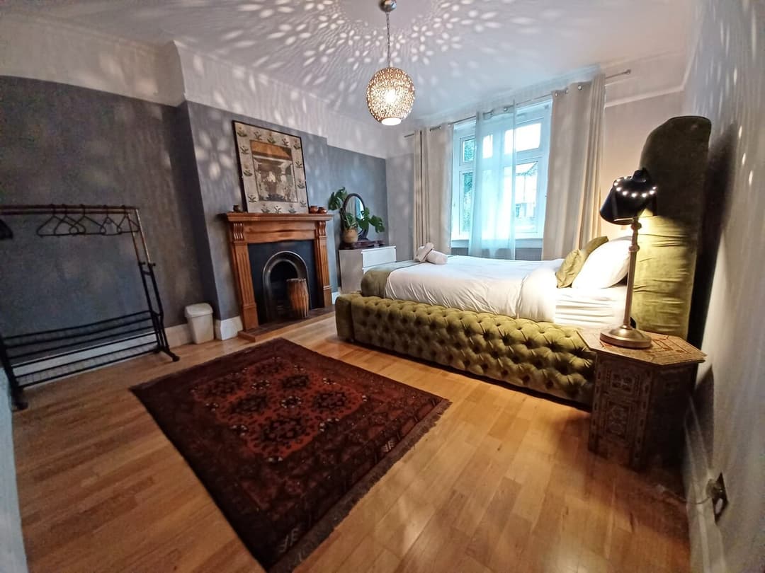 The Kingsize Suite Watford Nr Warner Bros - View 6