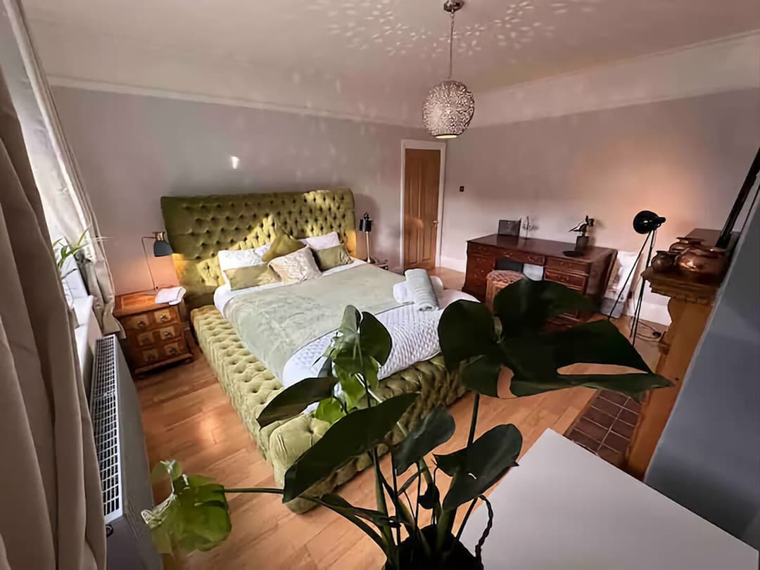 The Kingsize Suite Watford Nr Warner Bros - View 9