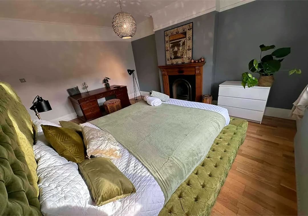 The Kingsize Suite Watford Nr Warner Bros - View 10