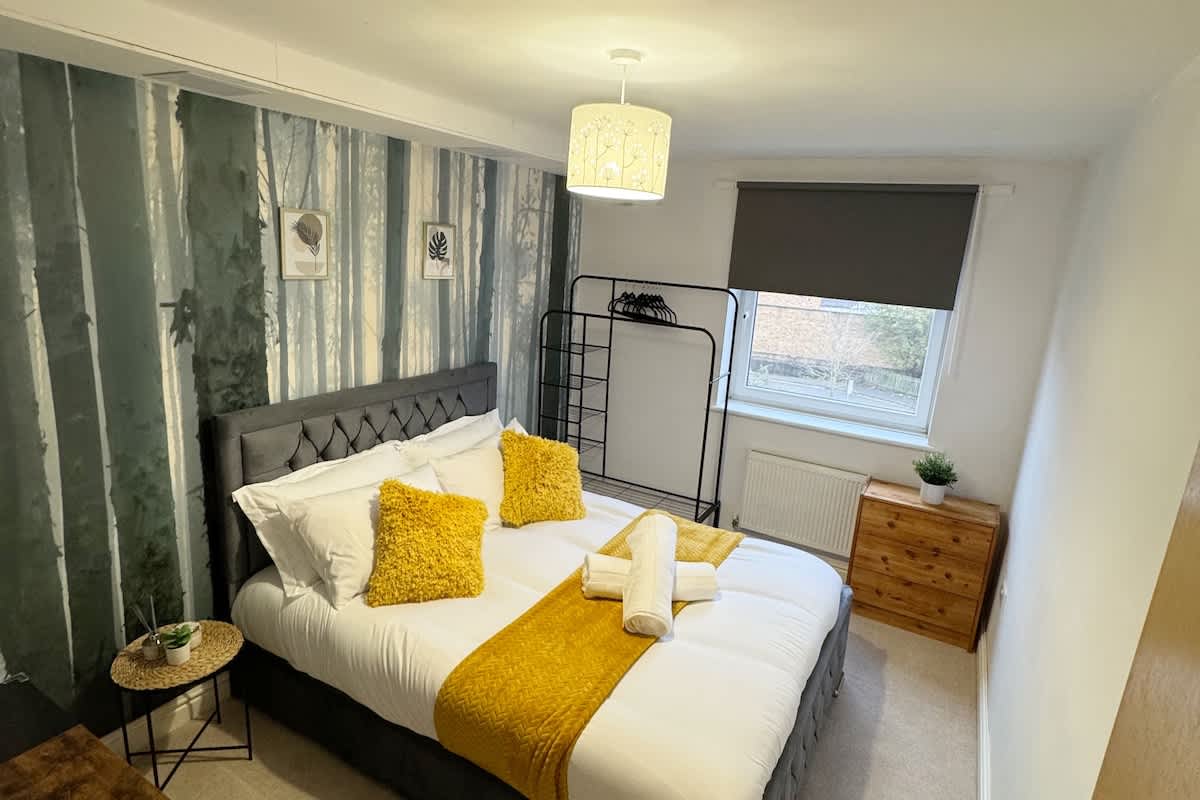 Charming 2 Bedroom Home | Parking | London