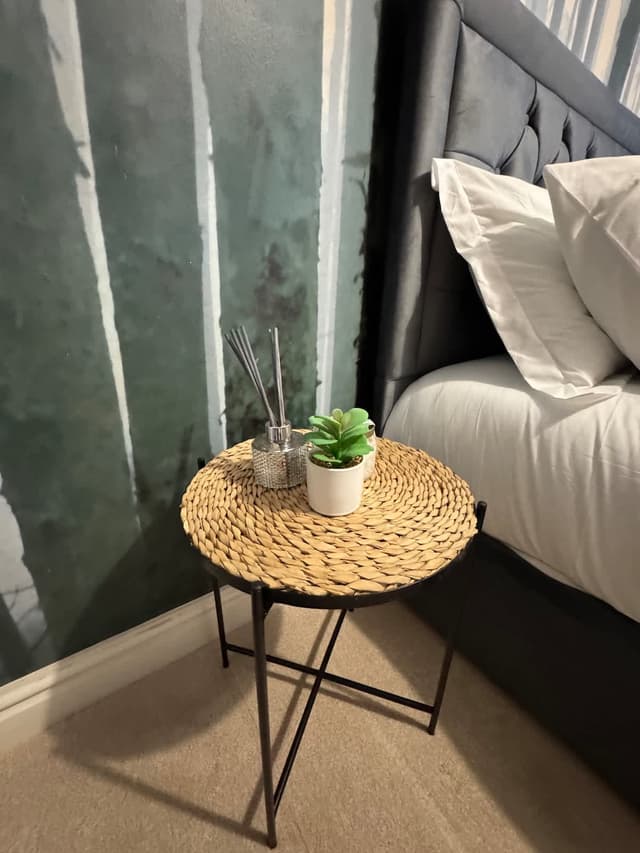 Charming 2 Bedroom Home | Parking | London - View 3