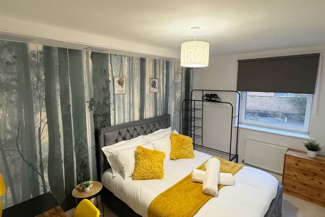 Charming 2 Bedroom Home | Parking | London - View 4