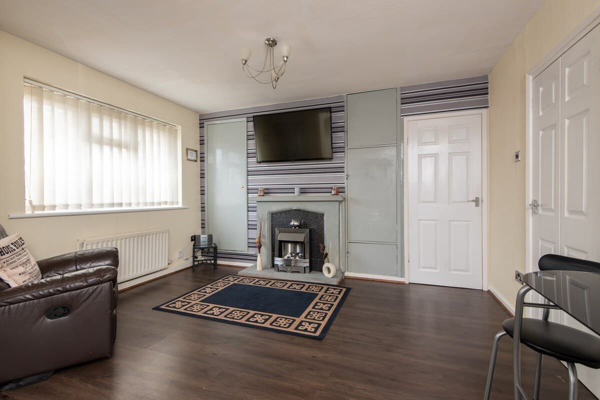 Darlington 1 Bedroom Apartment | Parking