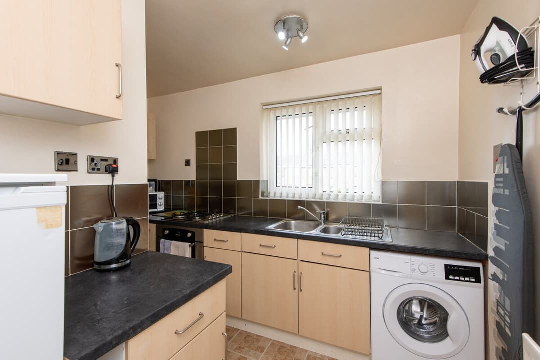 Darlington 1 Bedroom Apartment | Parking - View 3