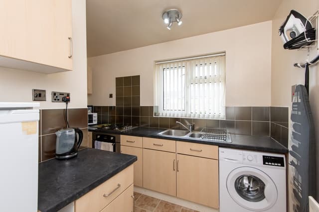 Darlington 1 Bedroom Apartment | Parking - View 2