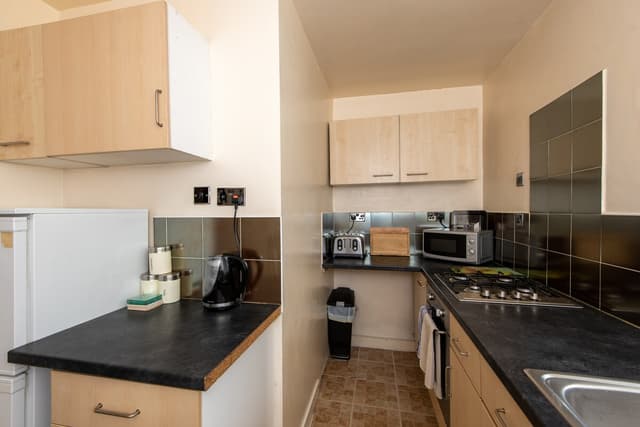 Darlington 1 Bedroom Apartment | Parking - View 3