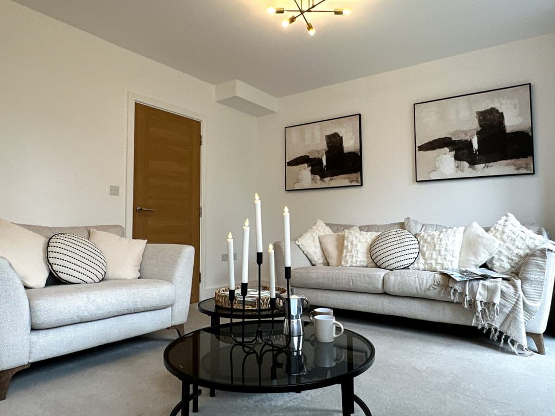 4 Bedroom Heathrow Home | Sleeps 6 | Free Parking - View 31