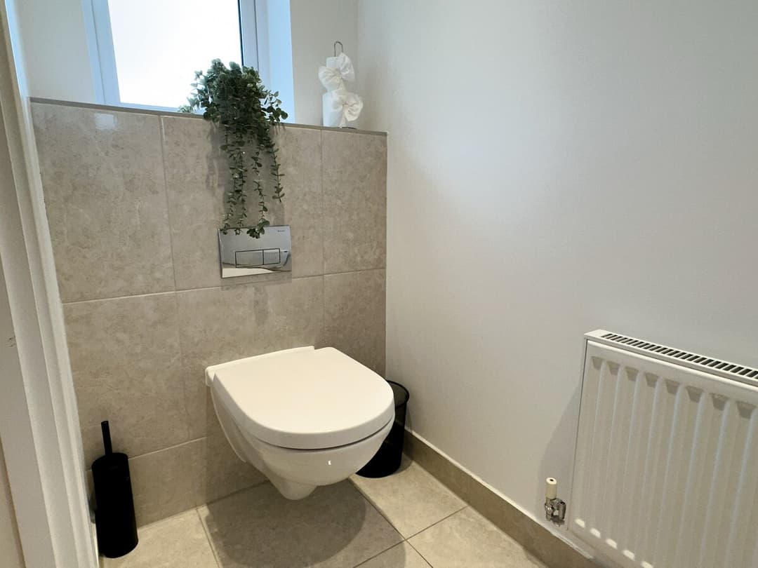 4 Bedroom Heathrow Home | Sleeps 6 | Free Parking - View 53