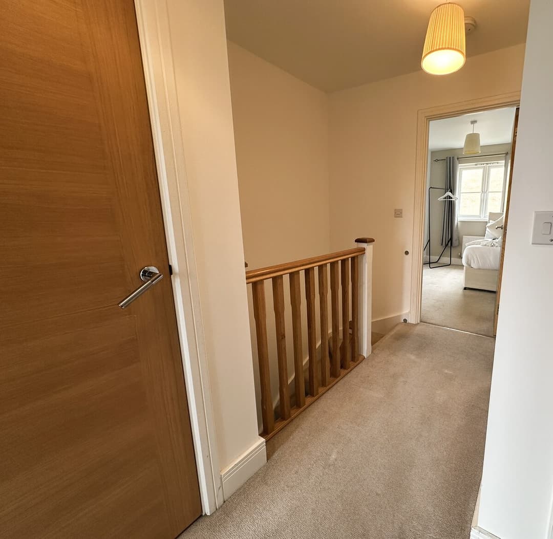 4 Bedroom Heathrow Home | Sleeps 6 | Free Parking - View 65