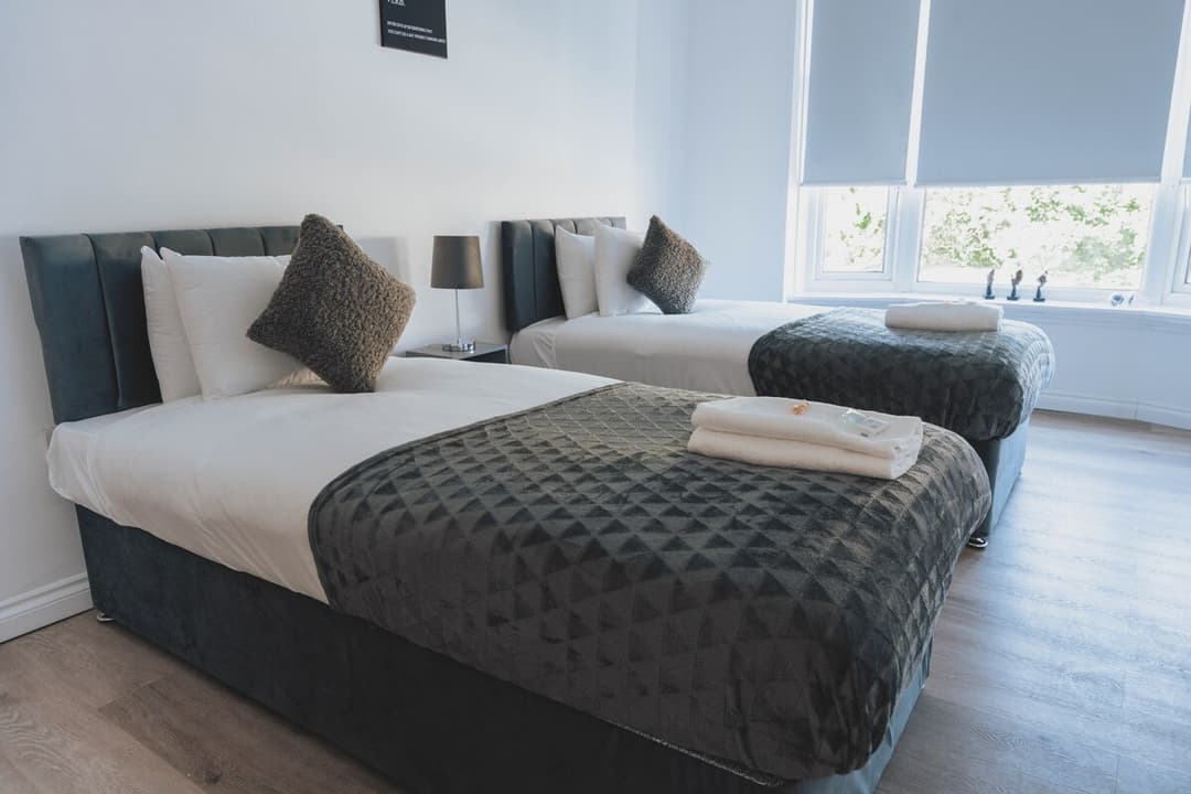 Stylish 3BR Stay by Hampden No 161 | Free Parking - View 4