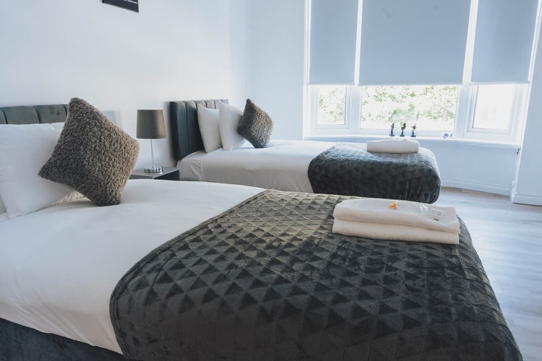 Stylish 3BR Stay by Hampden No 161 | Free Parking - View 7
