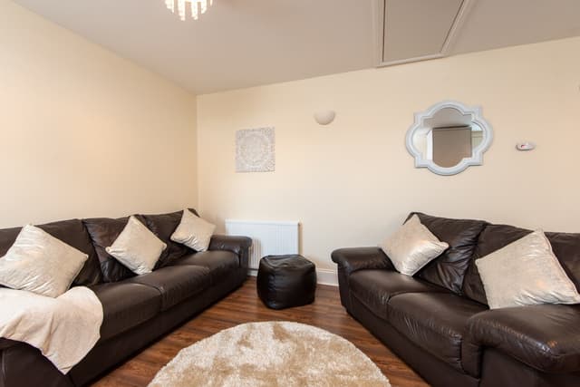 Modern ground floor apartment - View 2